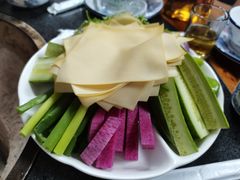 东北蘸酱菜-妈妈家铁锅炖(景诚园综合楼店)