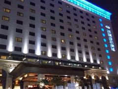 楼体大范围环境-皇城豪门酒店-美多娜国际美食餐厅