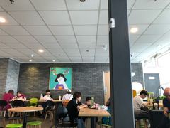 大堂-麦当劳(郑州东高铁站店)