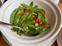 马仕年金牌生焗荷兰豆煲-马仕玖煲·融合菜·酥不腻烤鸭(人大店)