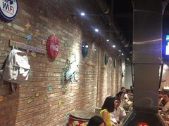 -马路牙子烧烤音乐酒馆(望京店)
