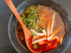 香辣牛骨面-贡梅老面馆·蟹粉面·无锡特色小吃(南长街主推店)