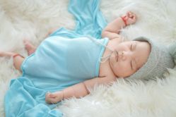 -亲吻宝贝儿童摄影