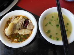 -南渝食府.墨脱石锅松茸鸡