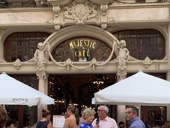 -Majestic Café