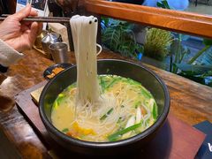 -银米·云南传统过桥米线(双廊黑金冠店)