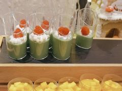 -广州万富希尔顿酒店·感趣自助餐厅·金秋蟹宴生蚝海鲜刺身