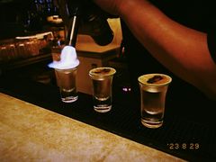 -城墙外BAR