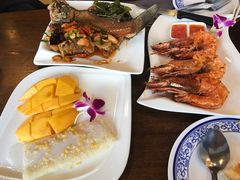 -Dang restaurant (patong phuket)