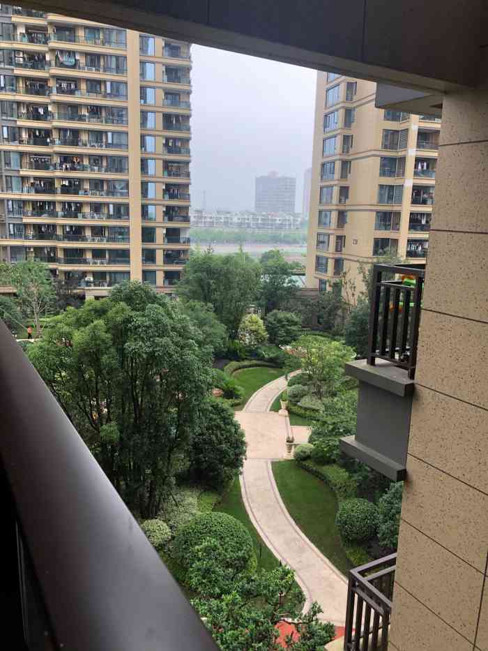 东方海岸-"这个楼盘在萧山,属于环境很美的一个小区了.