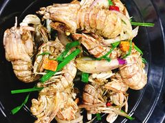 -虾弄弄海派小龙虾·牛羊蝎子火锅