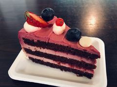 树莓红丝绒切角-派悦坊·甜品·蛋糕(日坛店)