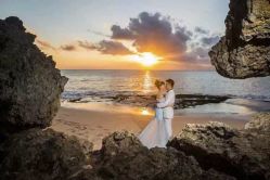 -Flora婚纱礼服定制租赁店