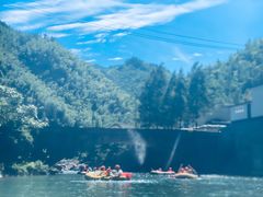 -安吉龙王山峡谷漂流