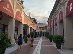 -佛罗伦萨小镇广佛名品奥特莱斯(疏港路店)