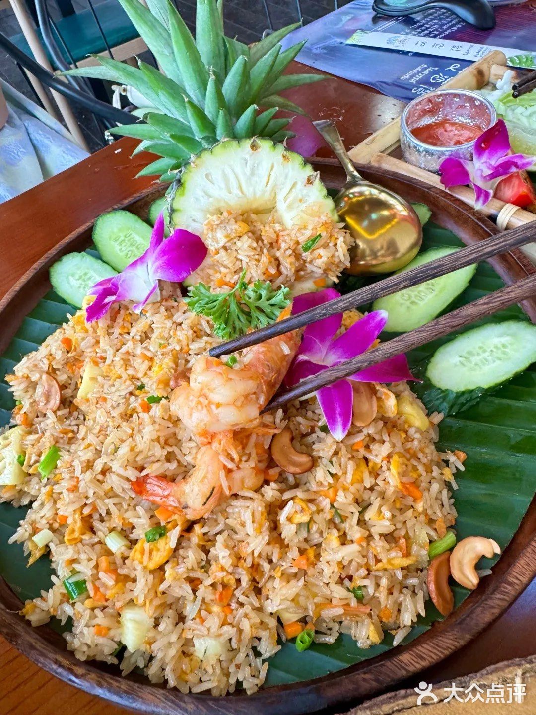 在版纳！这家高空江景餐厅太适合约会了吧🍴