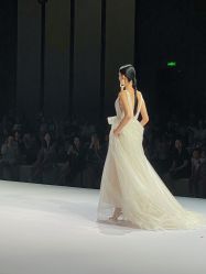 点击看大图 -Renee芮亦婚纱