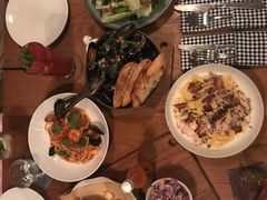 -ROAST coffee & eatery