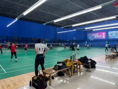-中地华冠羽毛球俱乐部