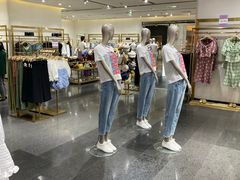 -URBAN REVIVO(济南世茂广场店)