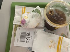 -麦当劳(上海虹桥站30B检票口楼上)