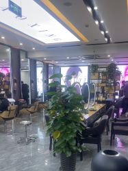 -藤野造型烫染·漂发