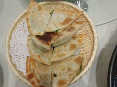 三鲜韭菜盒子-香融府·烤鸭·家常菜(马家堡路店)