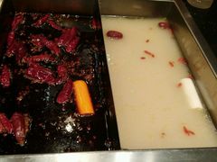 -百年川椒重庆老火锅(光谷店)