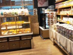 面包甜点陈列柜-皇家美孚·蛋糕外送(东部佳世客店)