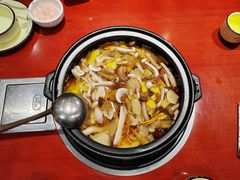 -菌之家·专业纯野生菌火锅·特色炒菌