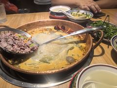 -洱火云南酸菜牛肉火锅(石景山当代商城店)