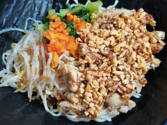 口水鸡拌面-两勺子一碗口水鸡拌面