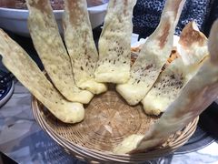 手抓锅边馍-雅和睿景·商务宴·风味土窑鸡(花博汇店)