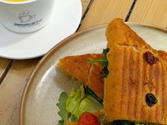 青酱鸡肉三明治-Jamaicablue Coffeeshop(中央广场店)