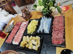 -果松木炭酸菜铜火锅·外婆参鸡汤