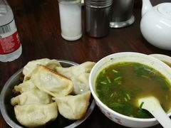 -黄阿姨锅贴大王(万航渡路店)