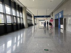 -上海跨国采购会展中心