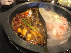 鸳鸯锅-渝亮重庆老火锅·手工炒料