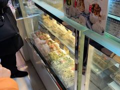 面包甜点陈列柜-白玉兰食品(汇联商厦店)