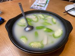 上汤丝瓜杂菌煲-渔太泰漓江小馆·广西融合菜(西街店)