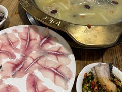 -颜氏双江清水鱼一养身火锅(磁器口店)