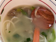 -小椒羊.羊肉粉 龙虾 羊肉串(新地旗舰店)