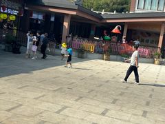 -慈城服务区-停车场