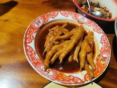 -爆炸头阿姨小四川正宗川味小吃(无任何分店)