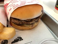 蘑菇牛肉汉堡-FATBURGER 特富客汉堡(外交公寓店)