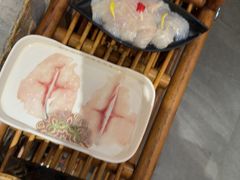 -老牌坊云南鱼豆花火锅(爱建店)