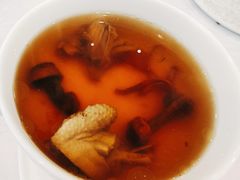 松茸菌炖老鸭汤-酒蜻蜓·庭院私房菜(天元东路店)