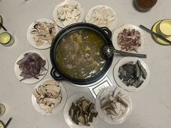 -菌之家·专业纯野生菌火锅·特色炒菌