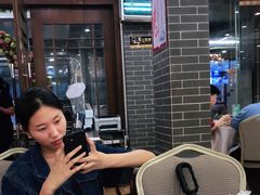 -鹏城人家海鲜酒家·23年老字号(较场尾店)
