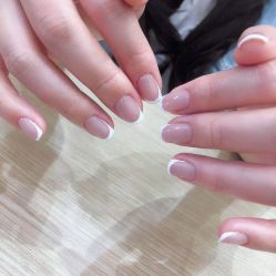 -进巍美甲美睫店